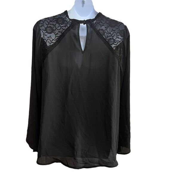 Torrid Chiffon Keyhole Neck Lace Shoulder Bell Sleeves Size 4 Top - Picture 3 of 11